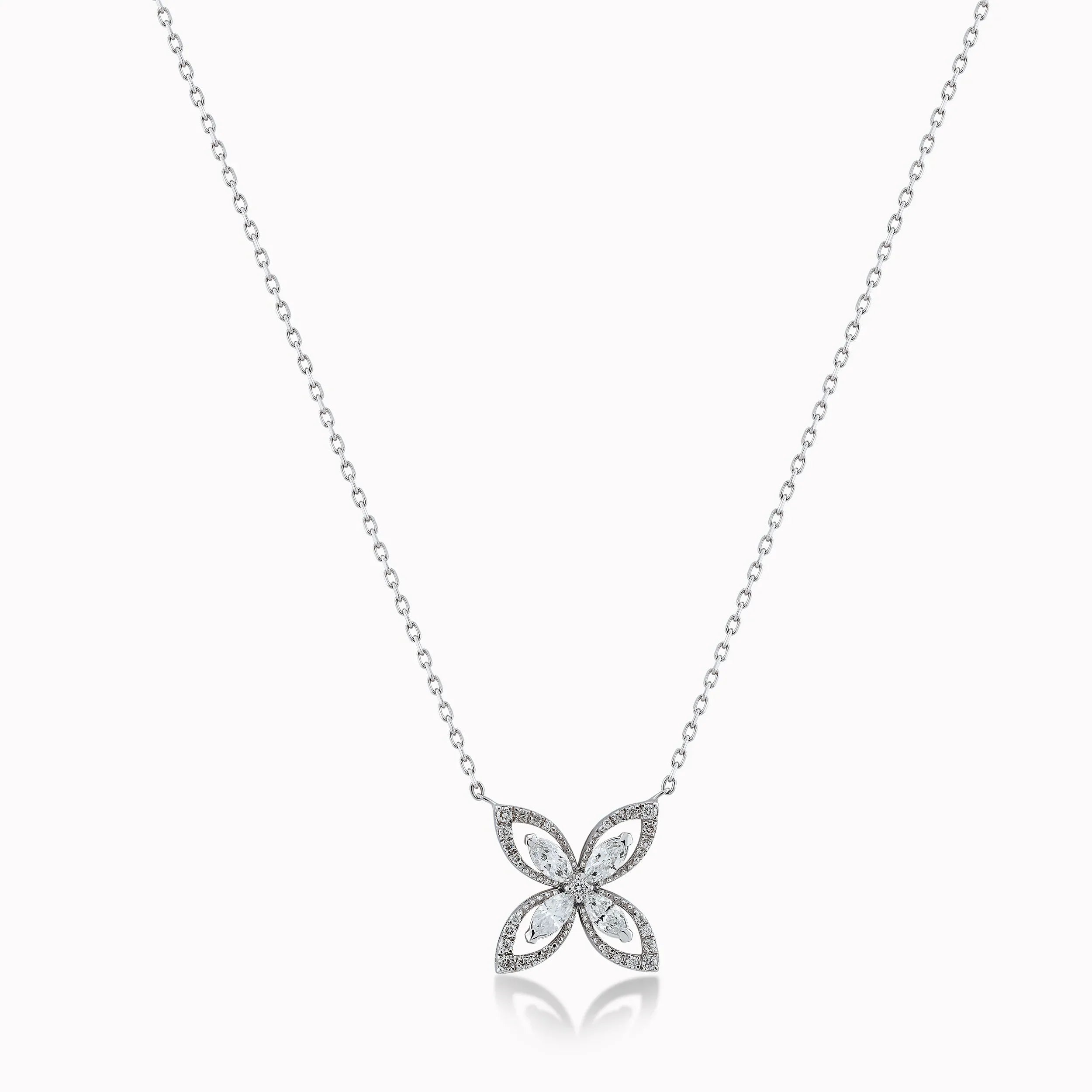 Chain with White Gold 18K Flower Pendant with 0.37ct Diamonds