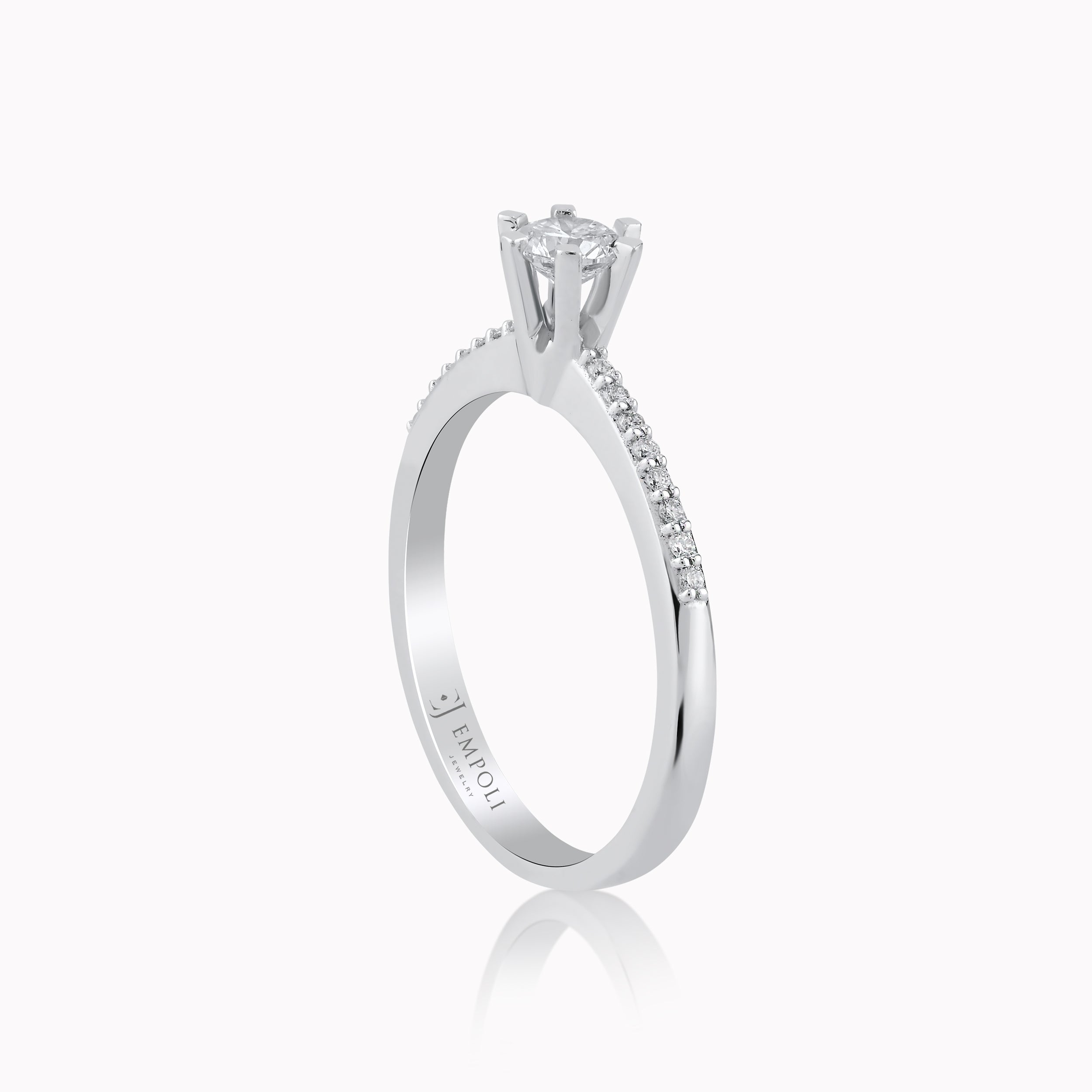 White Gold 14K Ring with Diamonds 0.39ct