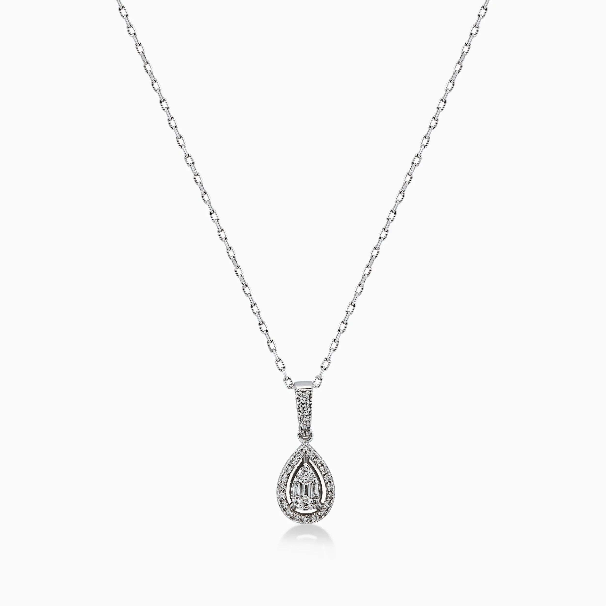 14K White Gold Chain with Pendant with 0.17ct Diamonds