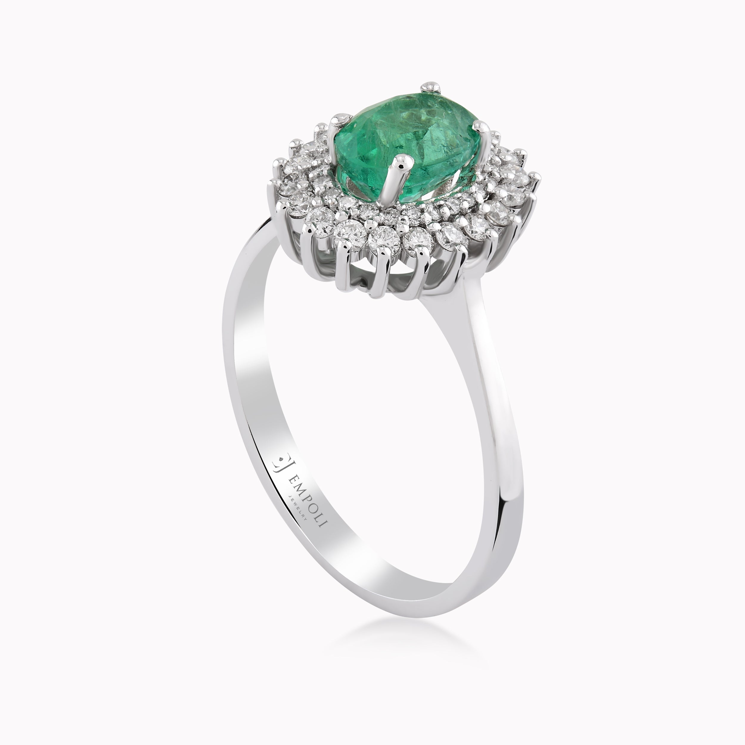 White Gold Ring 18K With Diamonds And Emerald 0.68ct